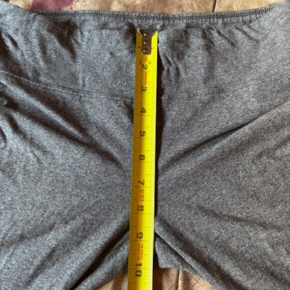 TNA Artizia Grey Leggings Spiral Logo Ladies Size Medium - Picture 13 of 14